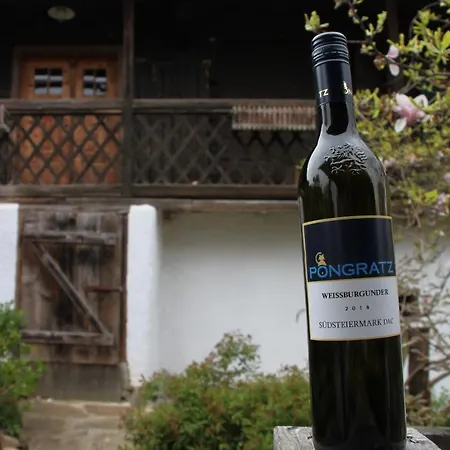 Weingut-gaestezimmer Pongratz ファームステイ