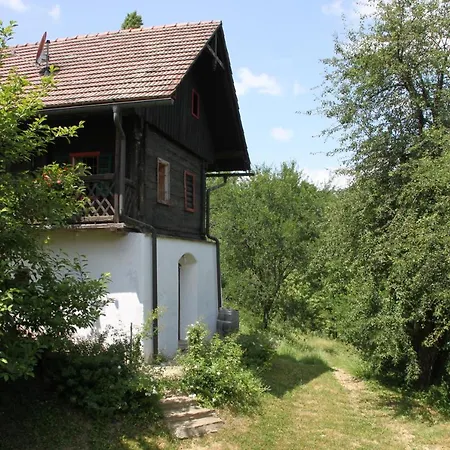 Weingut-gaestezimmer Pongratz ファームステイ ガムリッツ