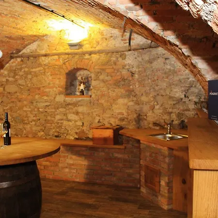 Weingut-gaestezimmer Pongratz * ガムリッツ