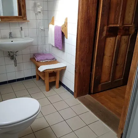 Weingut-gaestezimmer Pongratz ガムリッツ