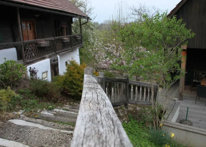 Weingut-gaestezimmer Pongratz Lantgård